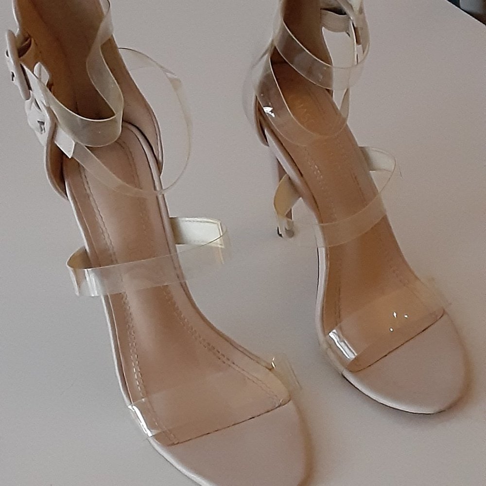 Trendy clear strap nude look stiletto size 7 - Chase & Chloe